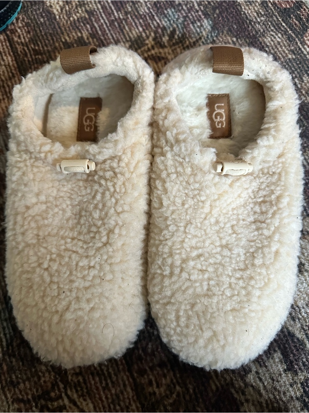 UGG Cream Fuzz Slipper